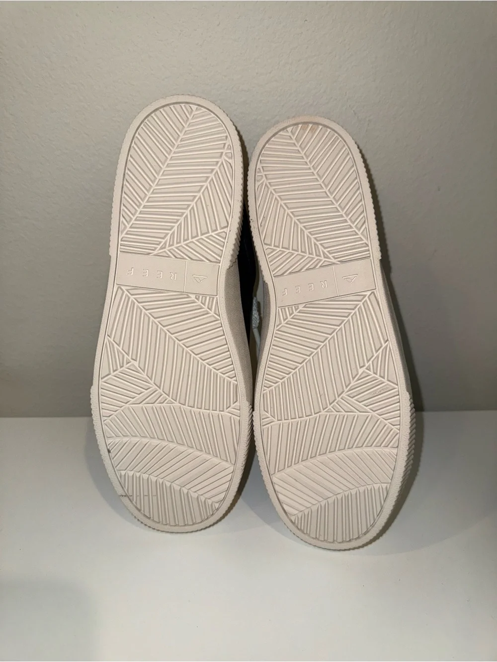 Women’s REEF Lay Day Dawn Black Low-Top Casual Sneakers with White Laces